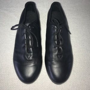 Size 7.5 M Flexible Tap Shoes